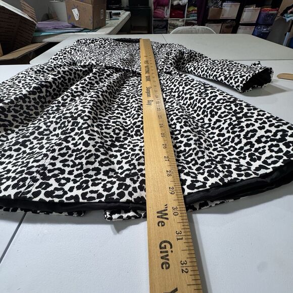 NWT Forever 21 Sz M Black/White Leopard Print Trench Coat Jacket 3/4 Sleeve Belt - Picture 8 of 13